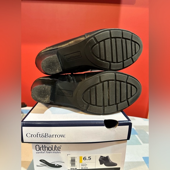 Croft & Barrow brand. Ortholite black booties. Size 6.5 - Picture 3 of 4